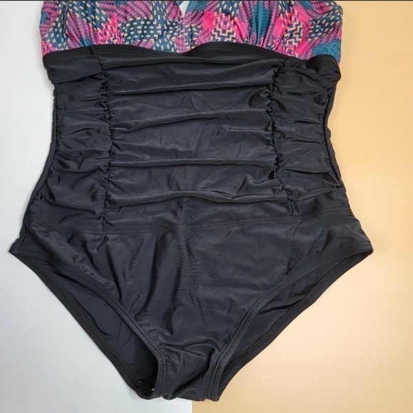 Shely One Piece Ruched Tummy Control Swim Suit Women’s Small NWT - Picture 7 of 12